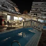 Apartment Con Piscina En Playa De Americas *