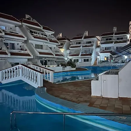 Con Piscina En Playa De Americas Apartment *